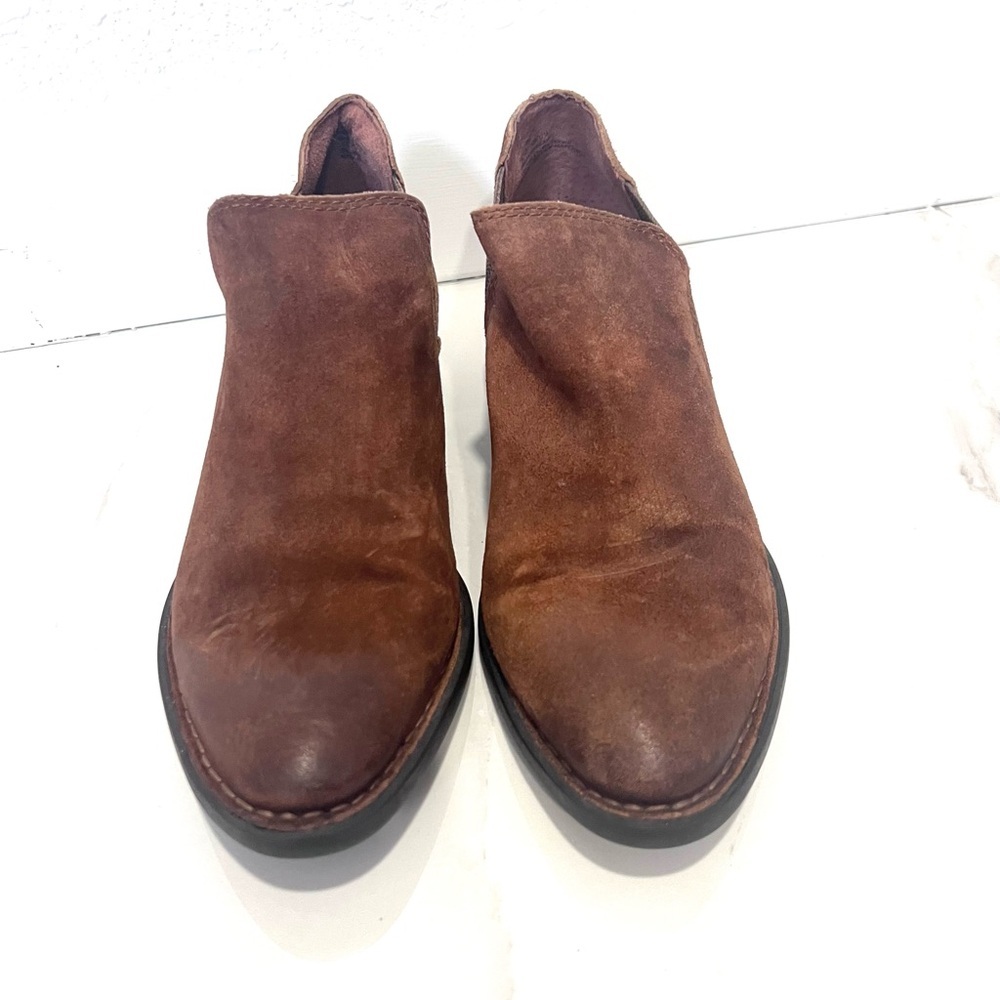 Born Rustic Brown Ankle Booties 9‎